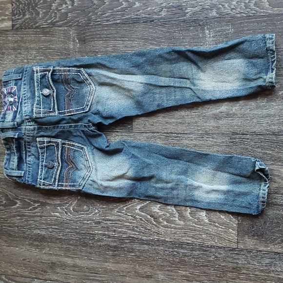 Adorable Jeans - Picture 4 of 5